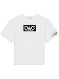 t-shirt in white in white