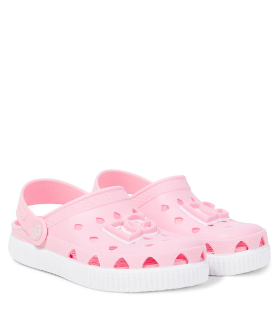 BEACHWEAR IN PINK