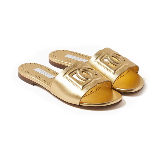 LOGO-DETAIL METALLIC LEATHER SLIDES IN GOLD
