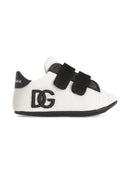 LOW-TOP SNEAKERS IN BLACK & WHITE