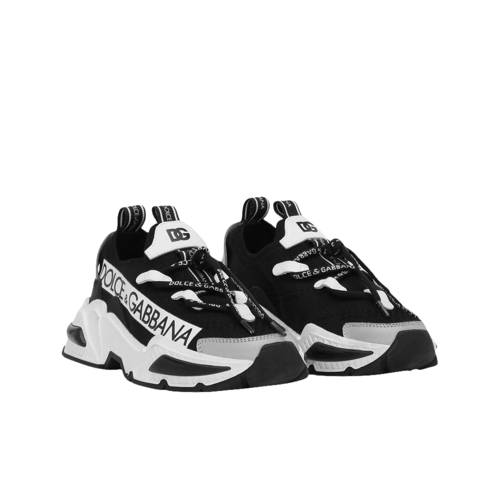 LOW-TOP SNEAKERS IN BLACK