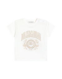 white t-shirt