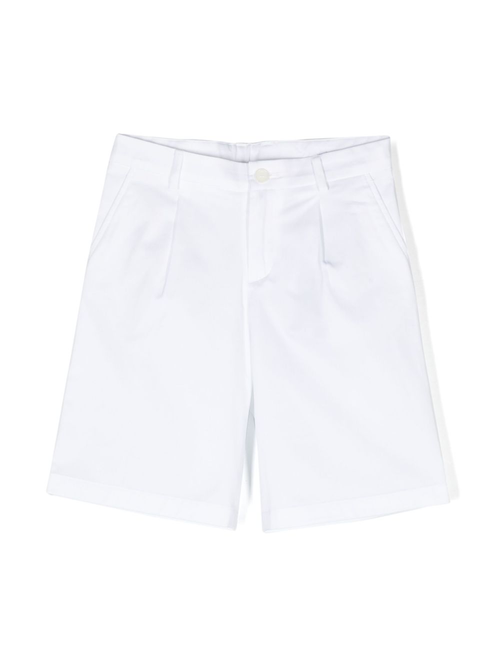 BERMUDAS IN WHITE