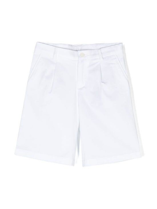 BERMUDAS IN WHITE