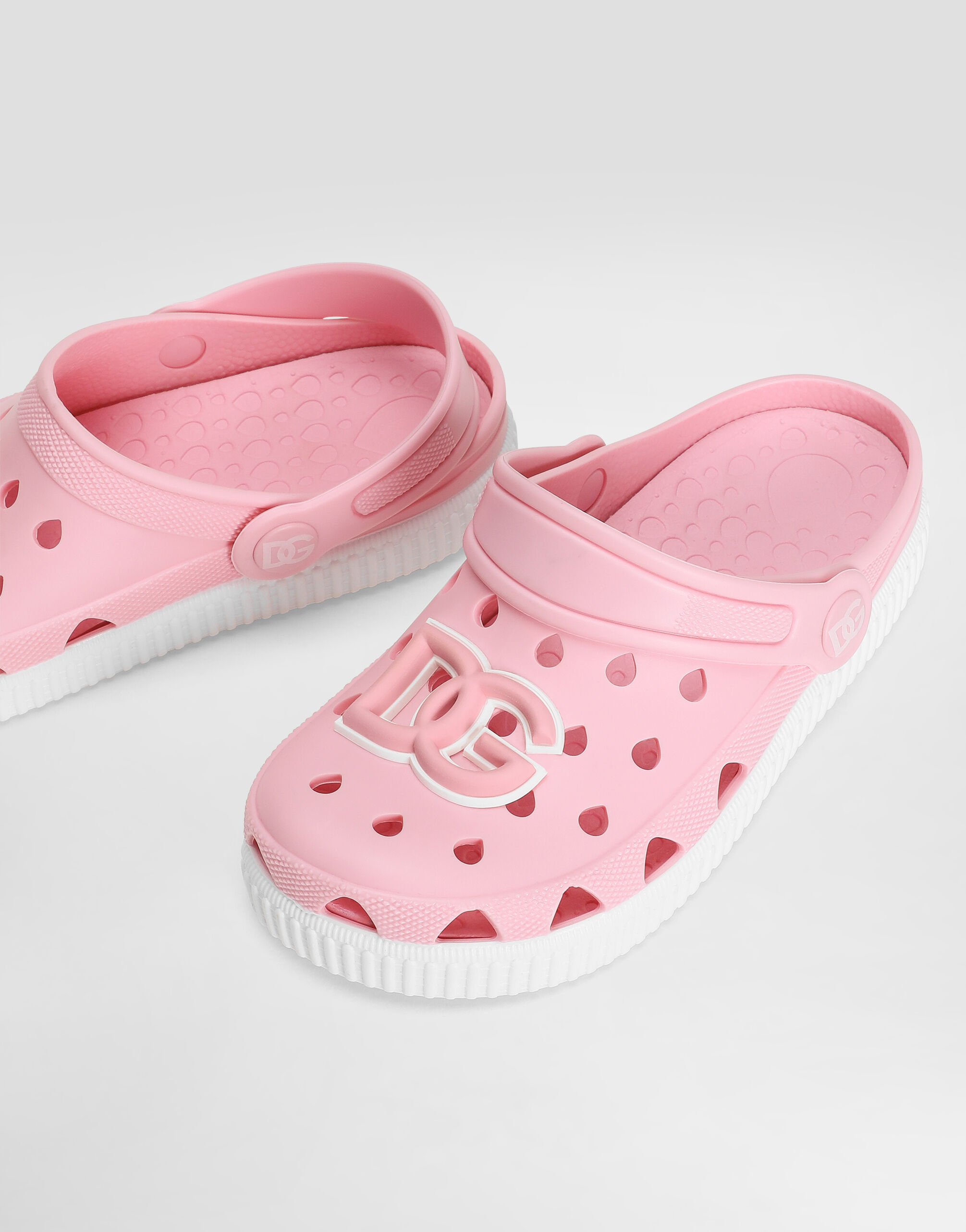 BEACHWEAR IN PINK