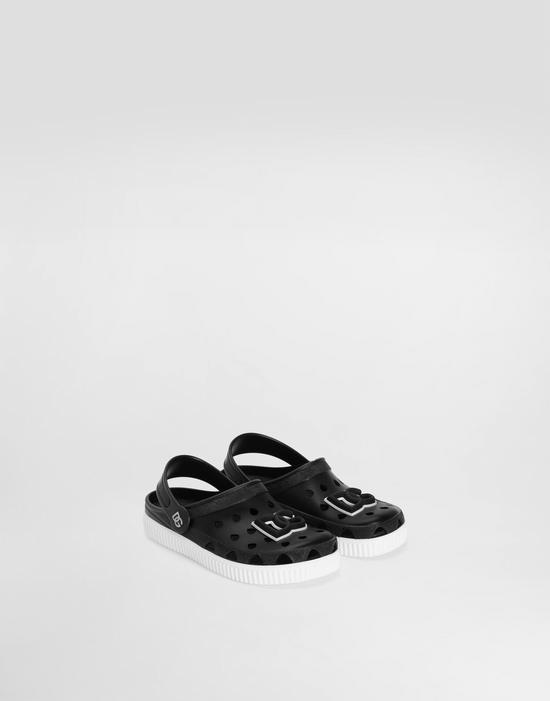 BEACHWEAR IN BLACK