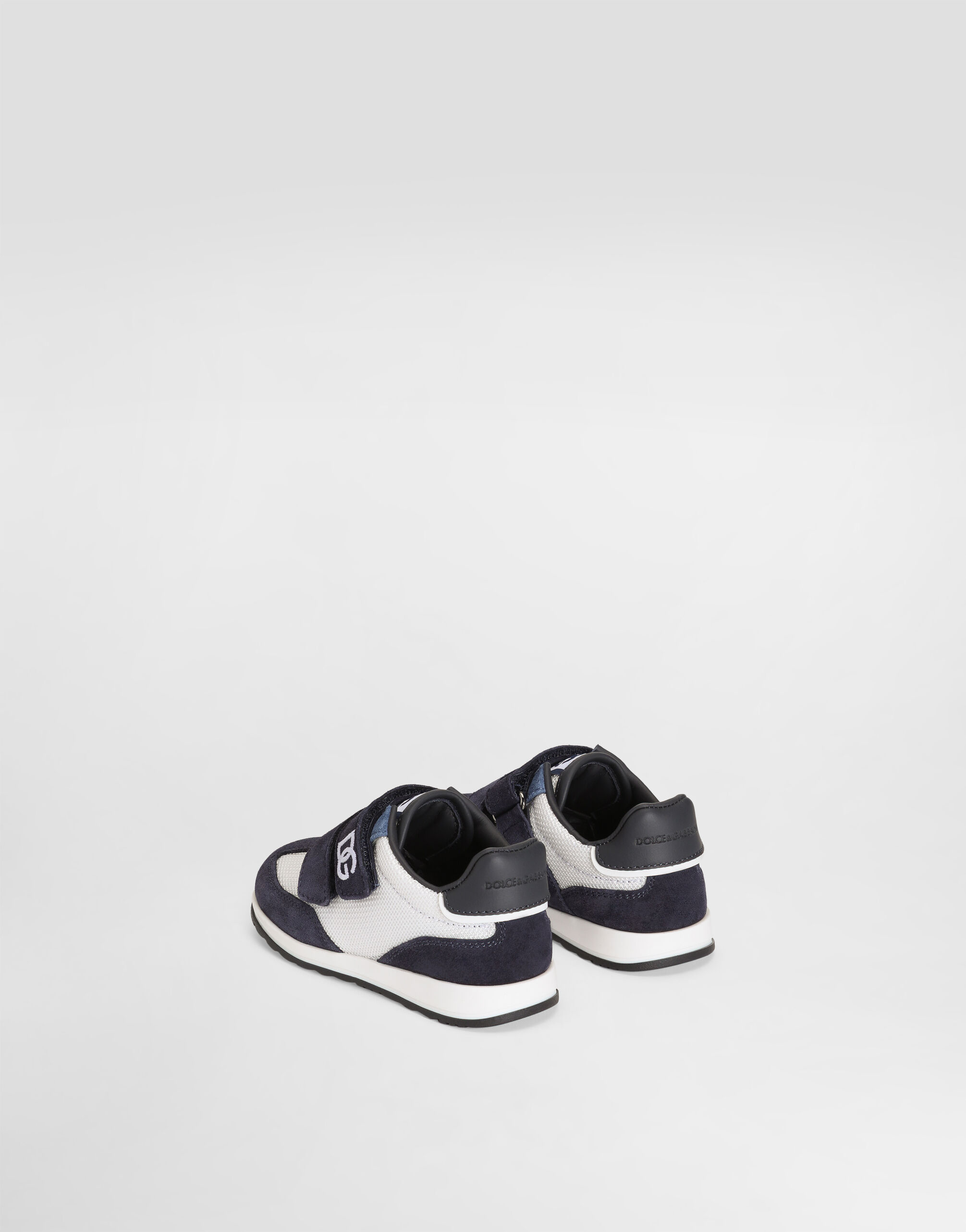 LOW-TOP SNEAKERS IN BLACK