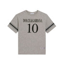 gray t-shirt