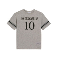 gray t-shirt