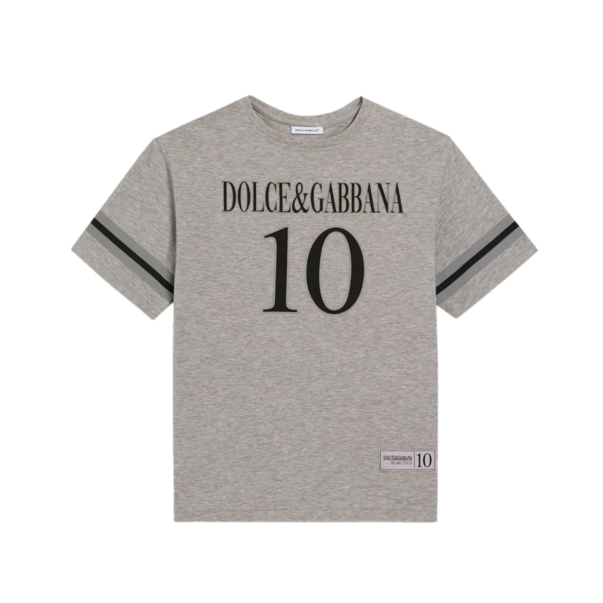 gray t-shirt