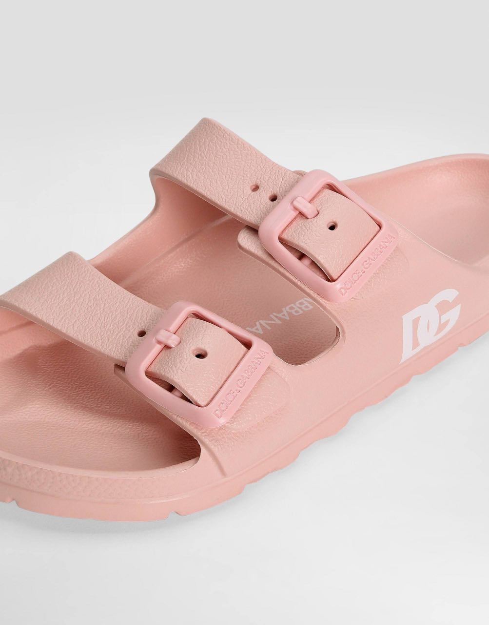 SLIDES IN PINK