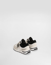 LOW-TOP SNEAKERS IN BLACK & WHITE