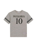 gray t-shirt