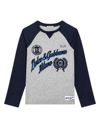 long-sleeved t-shirt in grey