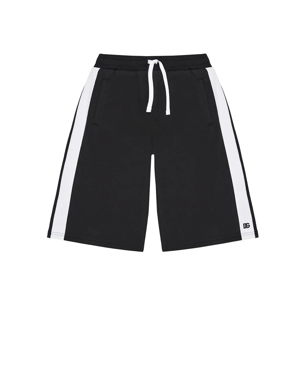 BERMUDAS IN BLACK